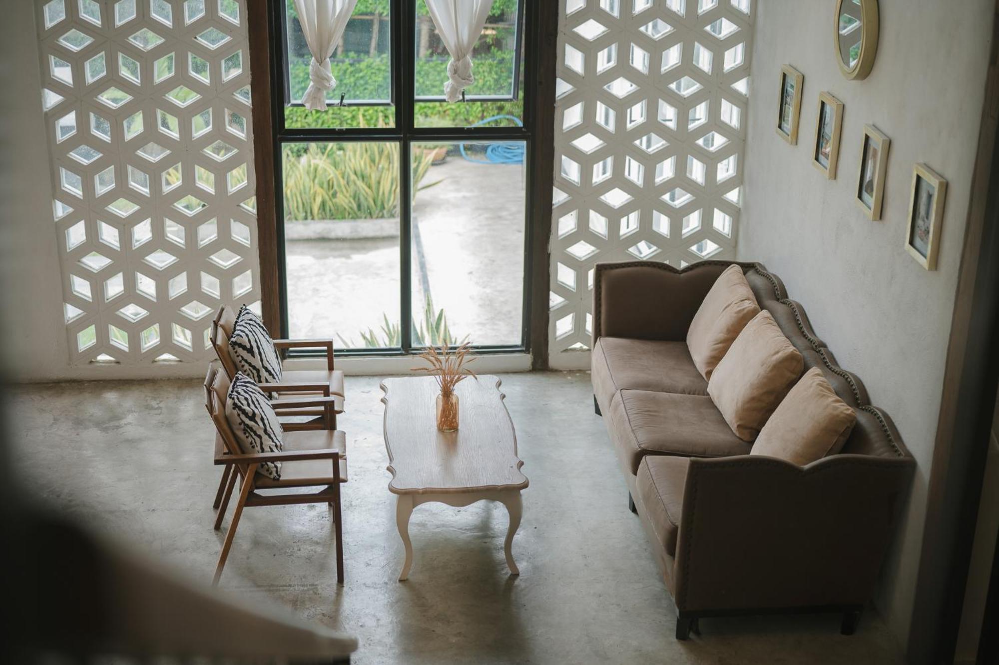 White Wall Riverfront Hotel Kamphaeng Phet Exterior foto