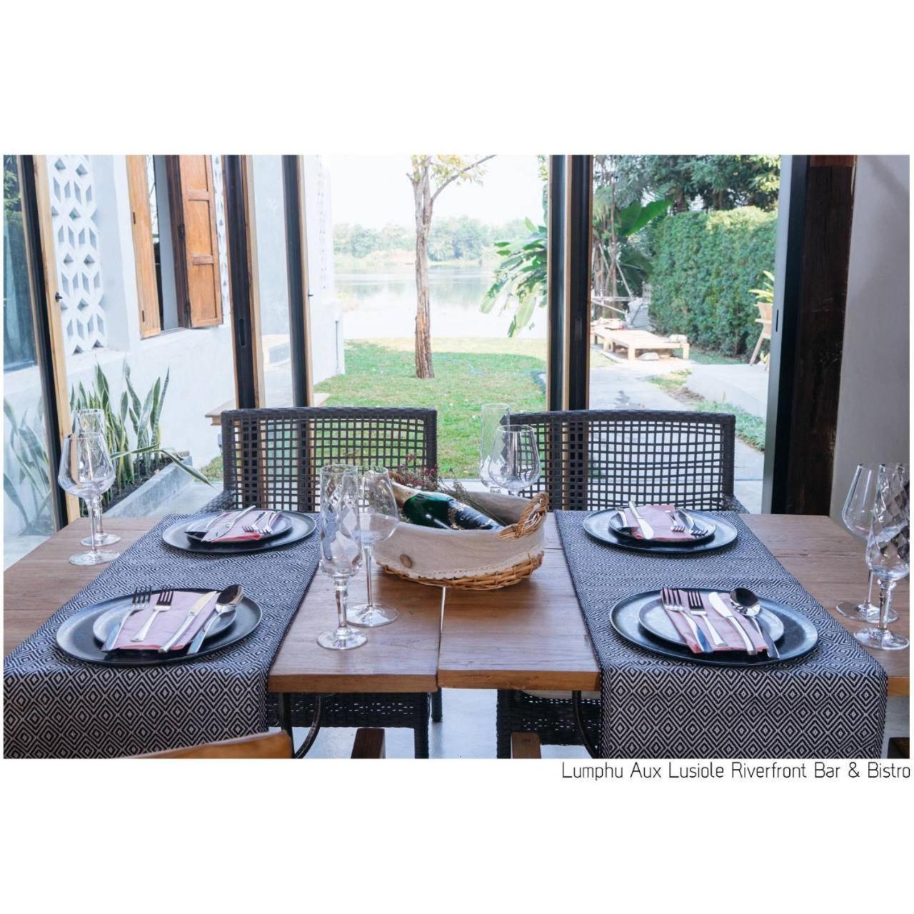 White Wall Riverfront Hotel Kamphaeng Phet Exterior foto
